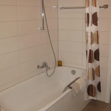 Monteurwohnung Arold Apartmán *